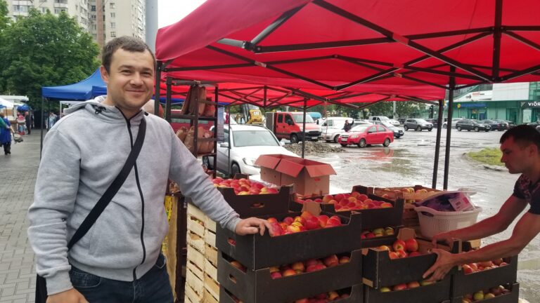 TÂRGUL PRODUCĂTORILOR “CĂMARA FEST”